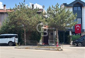 MUSTAFA KEMAL MAHALLESİ BARIŞ SİTESİNDE SATILIK VİLLA