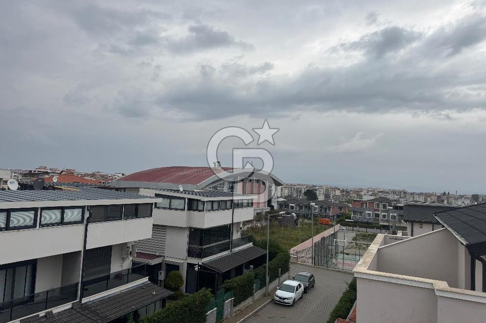 MENDERES’TE HAVUZLU SİTE İÇİNDE KİRALIK 4+1 TRİPLEX VİLLA