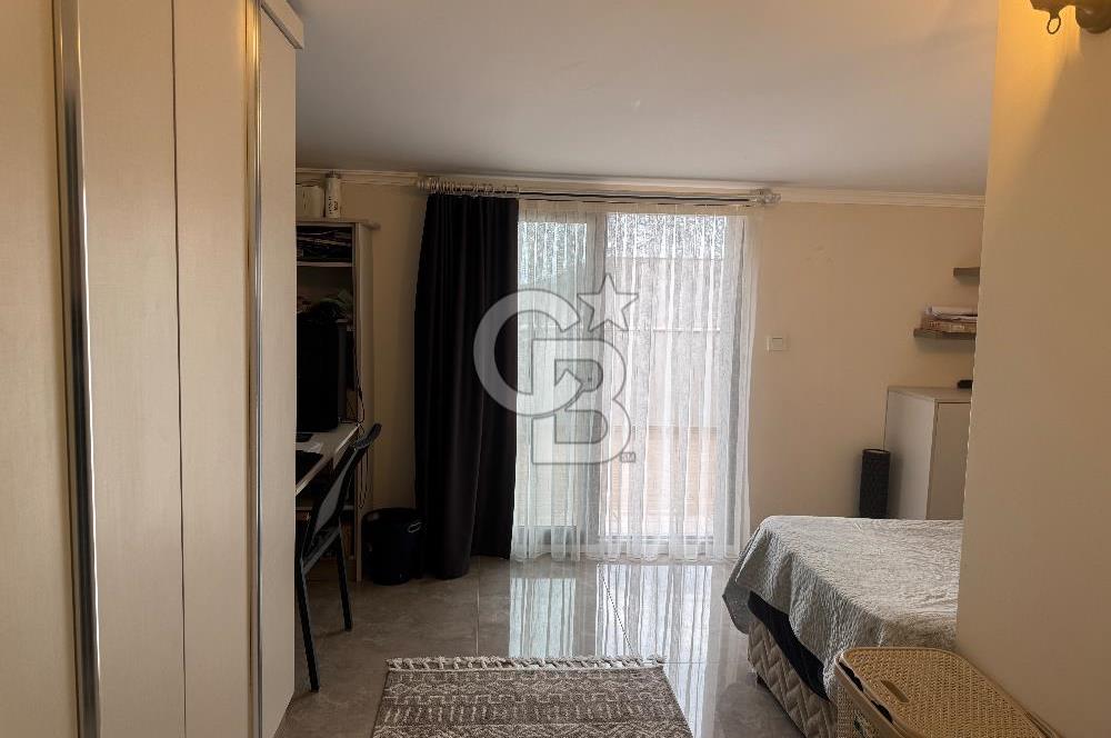 MENDERES’TE HAVUZLU SİTE İÇİNDE KİRALIK 4+1 TRİPLEX VİLLA