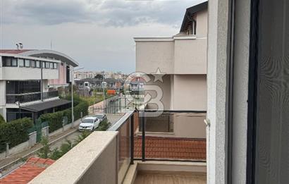 MENDERES’TE HAVUZLU SİTE İÇİNDE KİRALIK 4+1 TRİPLEX VİLLA