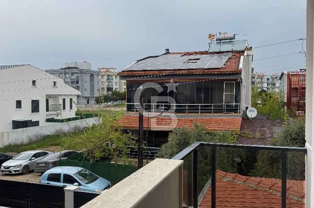 MENDERES’TE HAVUZLU SİTE İÇİNDE KİRALIK 4+1 TRİPLEX VİLLA