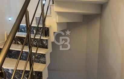 MENDERES’TE HAVUZLU SİTE İÇİNDE KİRALIK 4+1 TRİPLEX VİLLA