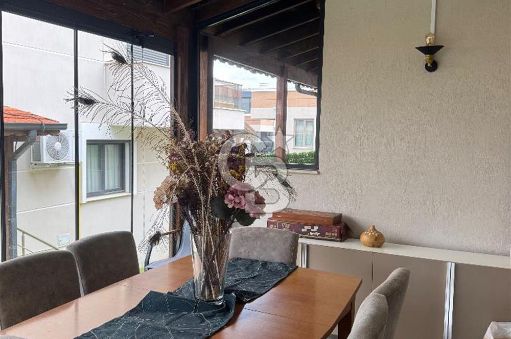 MENDERES’TE HAVUZLU SİTE İÇİNDE KİRALIK 4+1 TRİPLEX VİLLA