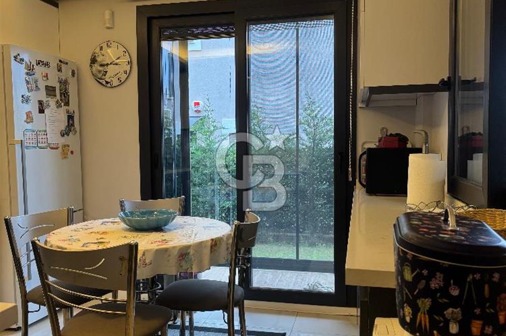 MENDERES’TE HAVUZLU SİTE İÇİNDE KİRALIK 4+1 TRİPLEX VİLLA