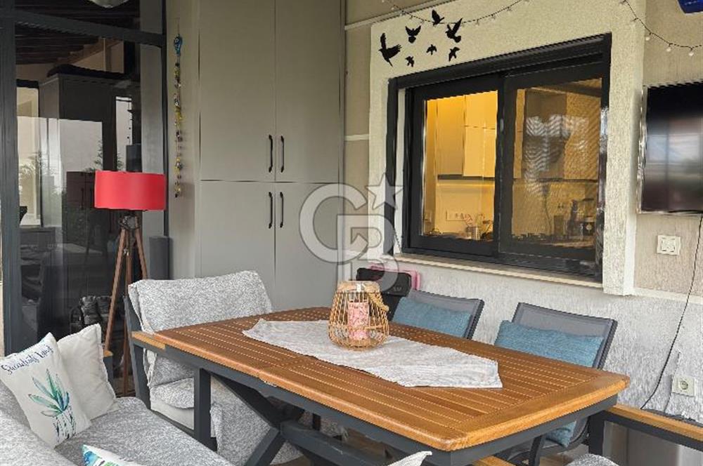 MENDERES’TE HAVUZLU SİTE İÇİNDE KİRALIK 4+1 TRİPLEX VİLLA