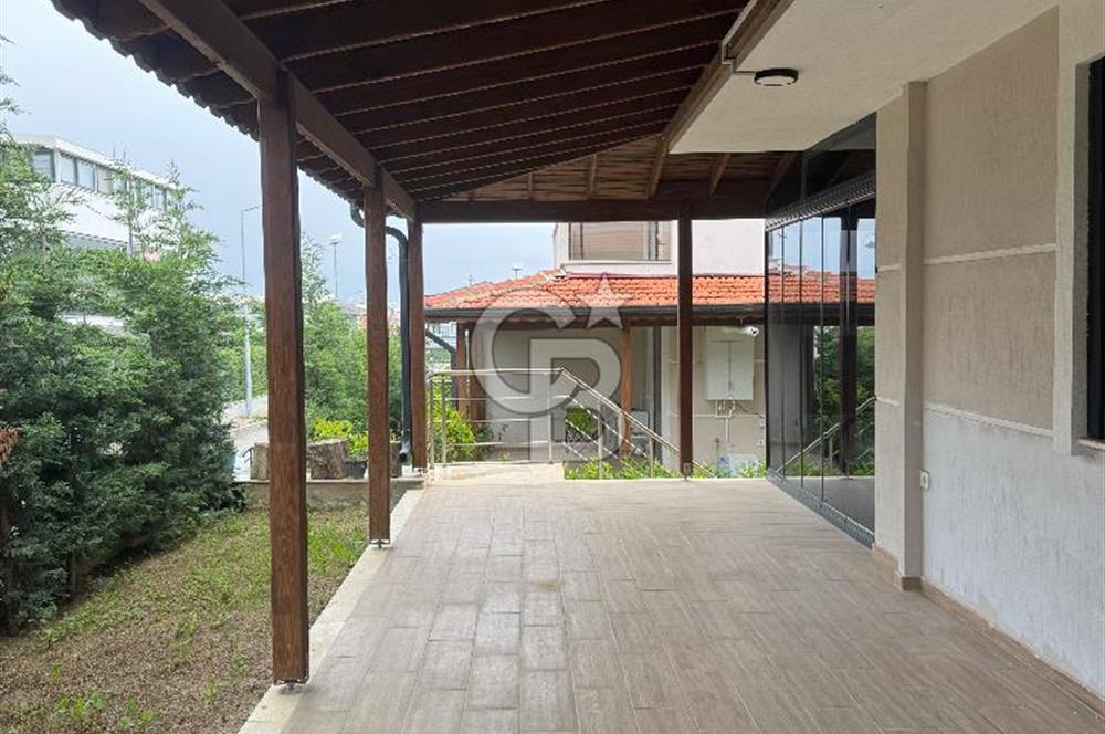 MENDERES’TE HAVUZLU SİTE İÇİNDE KİRALIK 4+1 TRİPLEX VİLLA