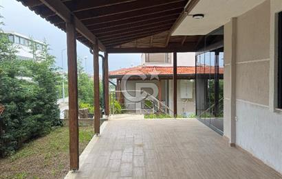 MENDERES’TE HAVUZLU SİTE İÇİNDE KİRALIK 4+1 TRİPLEX VİLLA