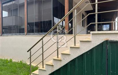 MENDERES’TE HAVUZLU SİTE İÇİNDE KİRALIK 4+1 TRİPLEX VİLLA