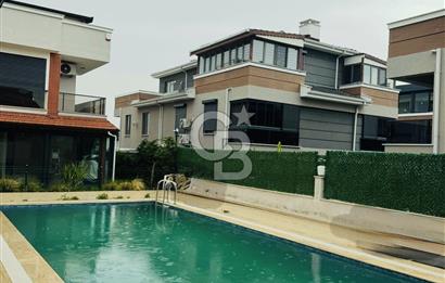 MENDERES’TE HAVUZLU SİTE İÇİNDE KİRALIK 4+1 TRİPLEX VİLLA