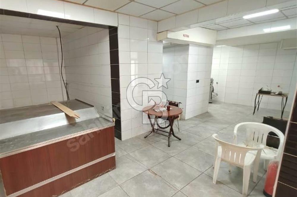 Karataş’ta 140m2 dükkan satılıktır