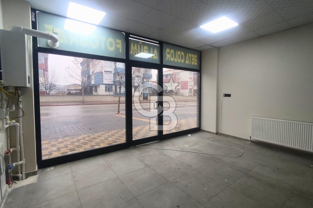 COLDWELL BANKER'DAN YOLA CEPHE MERKEZİ KONUMDA KİRALIK DÜKKAN