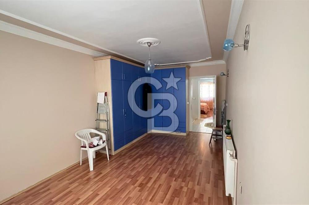 Bornova Atatürk Mahallesinde 394 M² Arsa Paylı Satılık Tripleks Ev