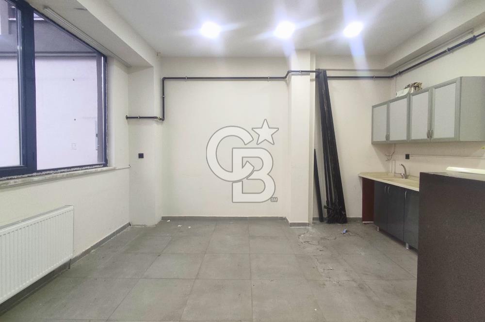 COLDWELL BANKER'DAN YOLA CEPHE MERKEZİ KONUMDA KİRALIK DÜKKAN
