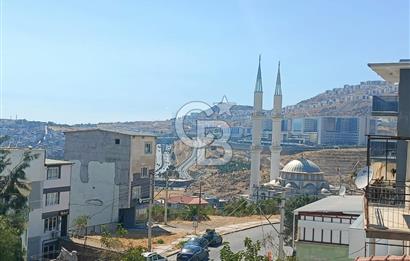 Bornova Atatürk Mahallesinde 394 M² Arsa Paylı Satılık Tripleks Ev
