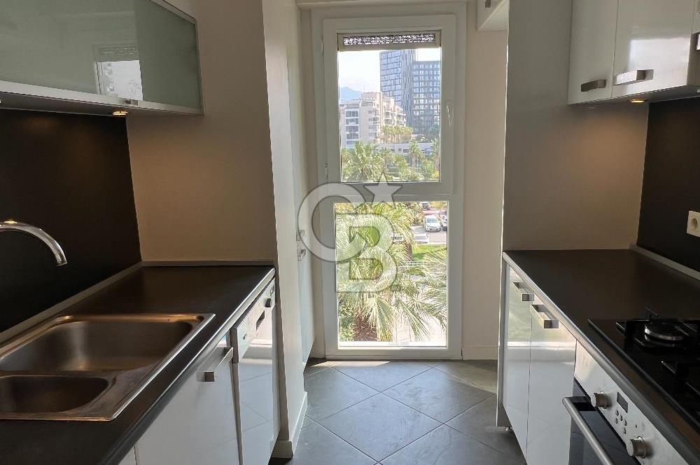 Soyak Optimus Kiralık Havuz Cepheli Ebeveyn Banyolu Kapalı Mutfak 2+1