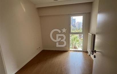 Soyak Optimus Kiralık Havuz Cepheli Ebeveyn Banyolu Kapalı Mutfak 2+1