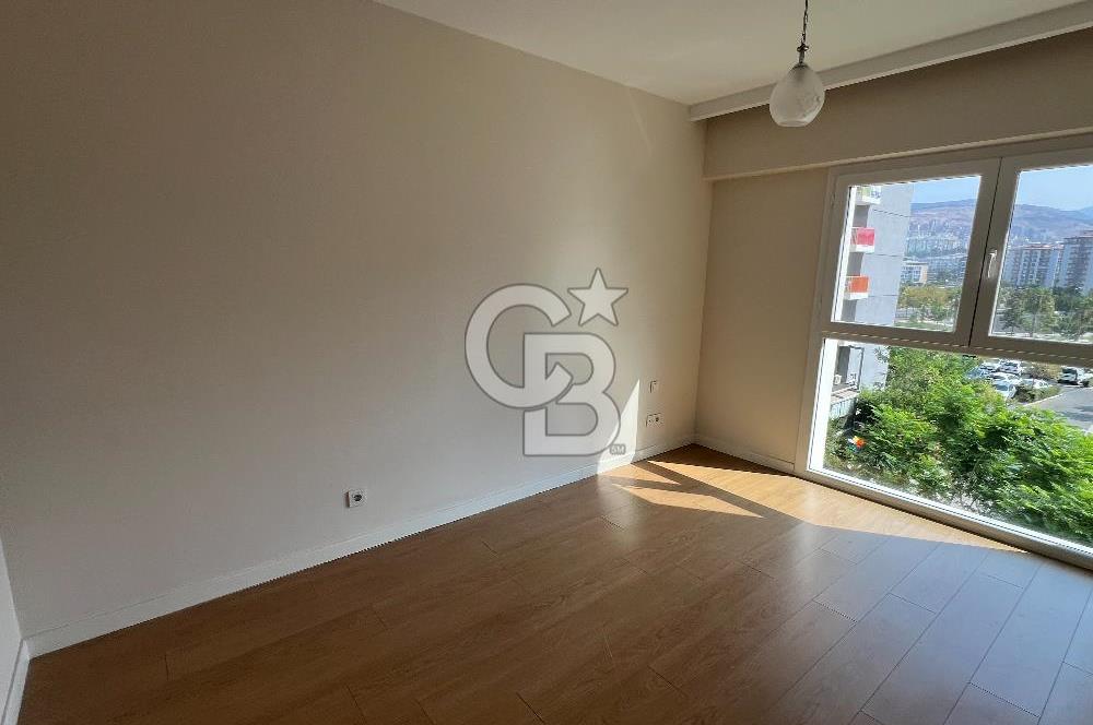Soyak Optimus Kiralık Havuz Cepheli Ebeveyn Banyolu Kapalı Mutfak 2+1
