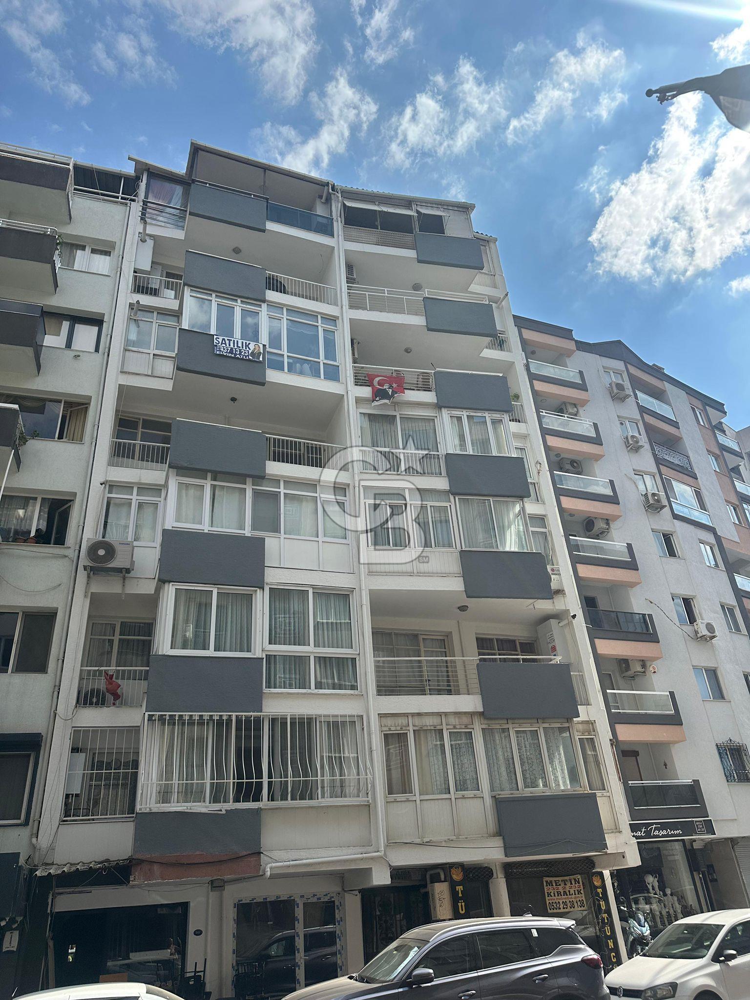 Mithatpaşa Cadde Üstü 3+1 Arakat Satılık Daire