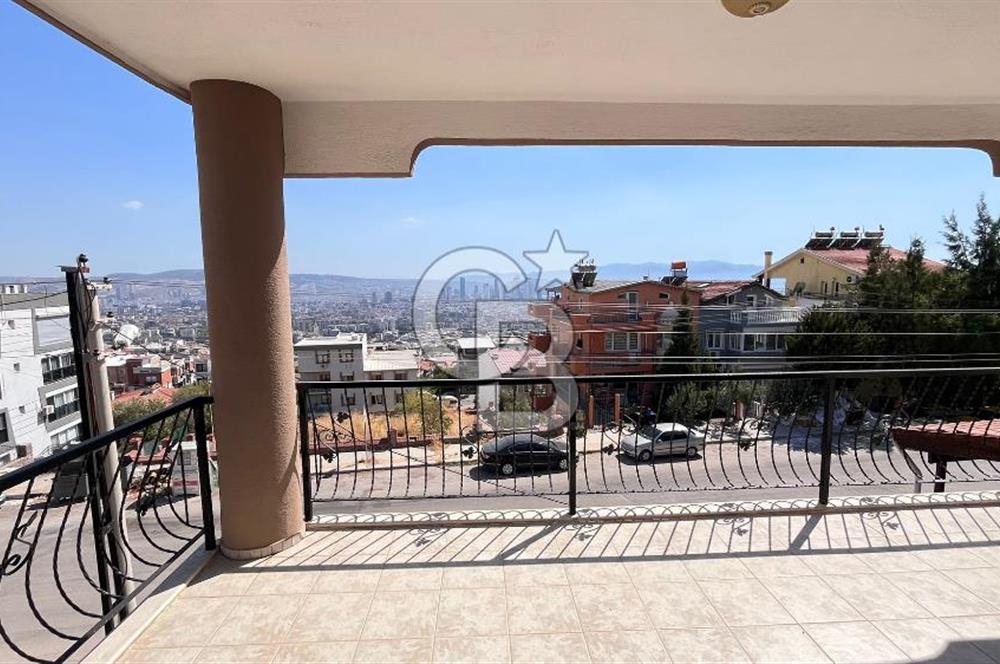 Bornova Atatürk Mahallesinde 394 M² Arsa Paylı Satılık Tripleks Ev