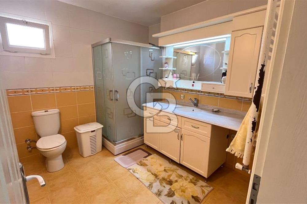 Bornova Atatürk Mahallesinde 394 M² Arsa Paylı Satılık Tripleks Ev