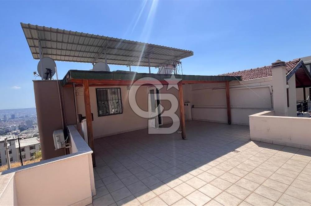 Bornova Atatürk Mahallesinde 394 M² Arsa Paylı Satılık Tripleks Ev