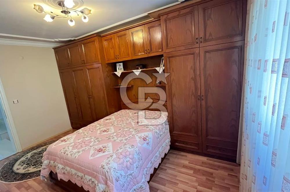 Bornova Atatürk Mahallesinde 394 M² Arsa Paylı Satılık Tripleks Ev