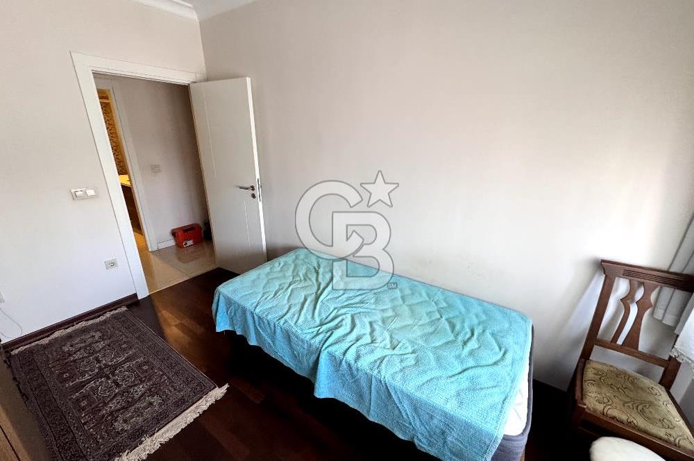Erenköy Minibüs Caddesi Üzerinde  Satılık 3+1  Daire