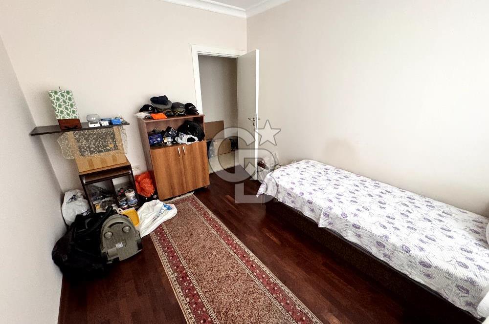 Erenköy Minibüs Caddesi Üzerinde  Satılık 3+1  Daire
