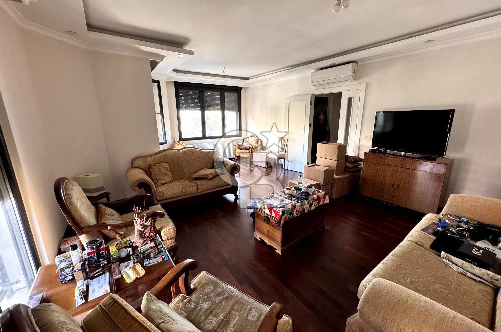 Erenköy Minibüs Caddesi Üzerinde  Satılık 3+1  Daire