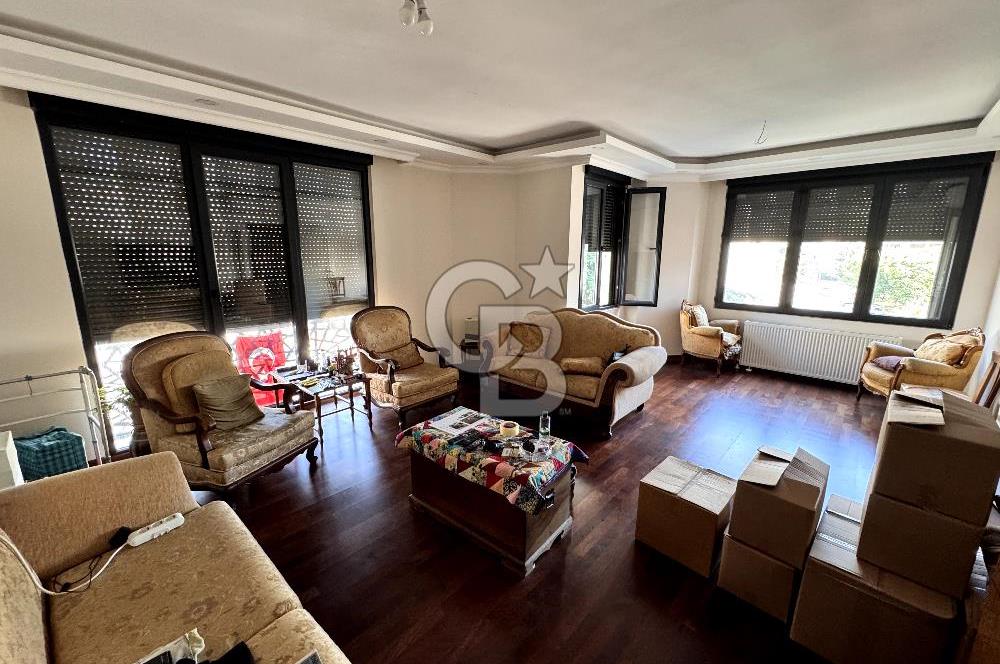 Erenköy Minibüs Caddesi Üzerinde  Satılık 3+1  Daire