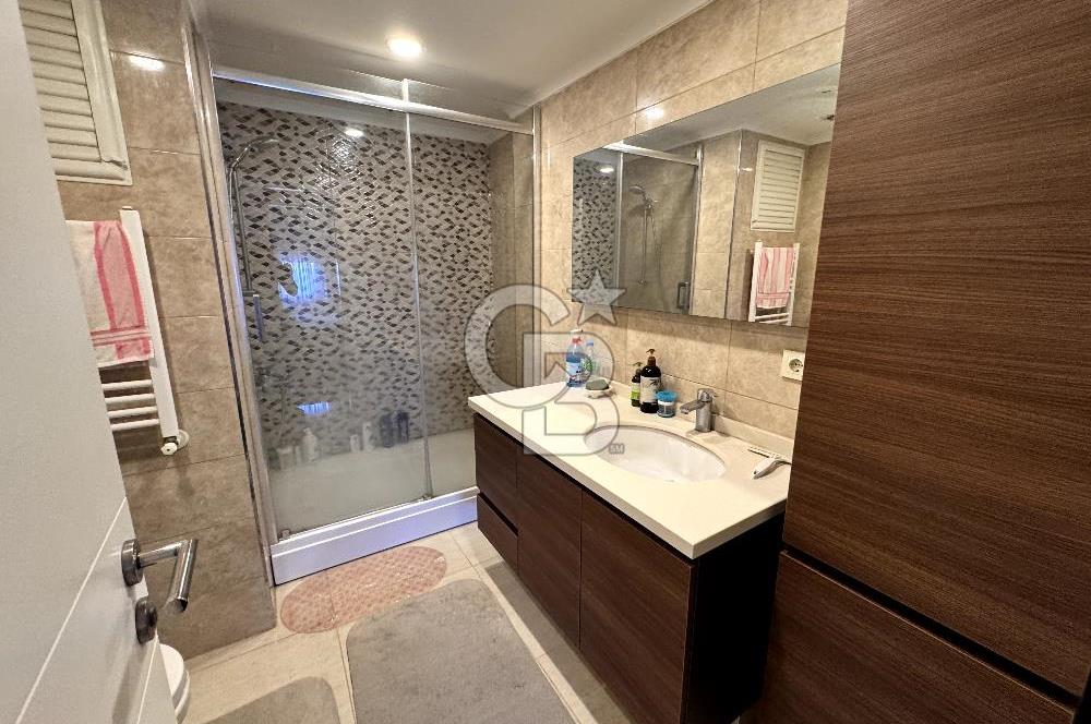 Erenköy Minibüs Caddesi Üzerinde  Satılık 3+1  Daire