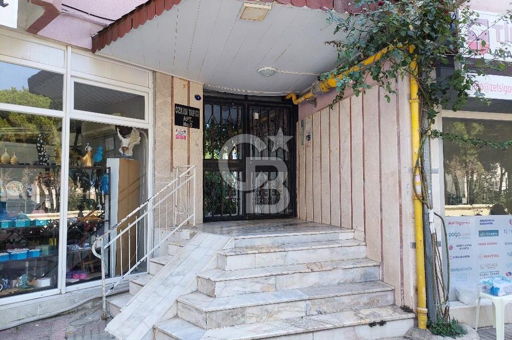 Bayraklı Manavkuyuda Doğalgaz Kombili Kiralık Arakat 3+1 Daire
