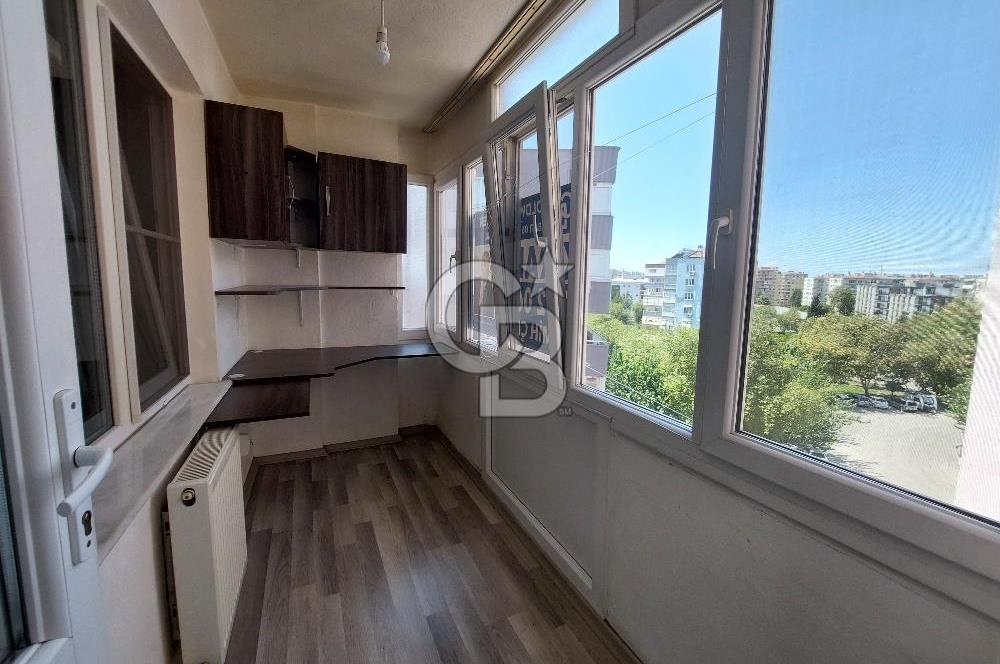 Bayraklı Manavkuyuda Doğalgaz Kombili Kiralık Arakat 3+1 Daire