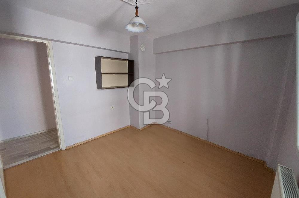 Bayraklı Manavkuyuda Doğalgaz Kombili Kiralık Arakat 3+1 Daire