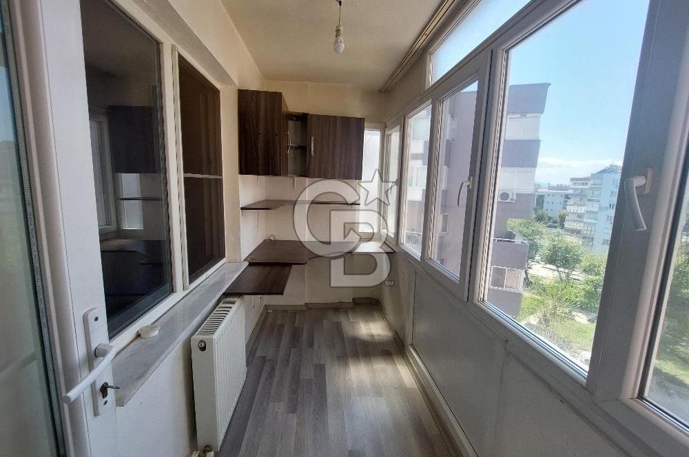 Bayraklı Manavkuyuda Doğalgaz Kombili Kiralık Arakat 3+1 Daire
