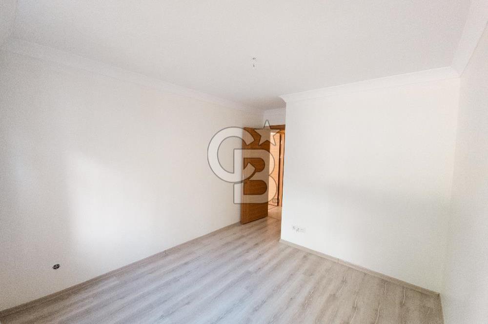 Acıbadem’in Prestijli Lokasyonunda | Bahçe katı,Otoparklı Geniş 3+1 Daire – Metrobüse Yürüme Mesafesinde