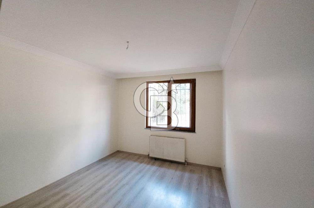 Acıbadem’in Prestijli Lokasyonunda | Bahçe katı,Otoparklı Geniş 3+1 Daire – Metrobüse Yürüme Mesafesinde