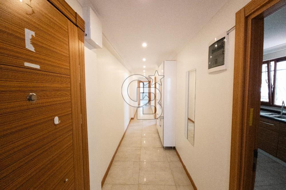 Acıbadem’in Prestijli Lokasyonunda | Bahçe katı,Otoparklı Geniş 3+1 Daire – Metrobüse Yürüme Mesafesinde