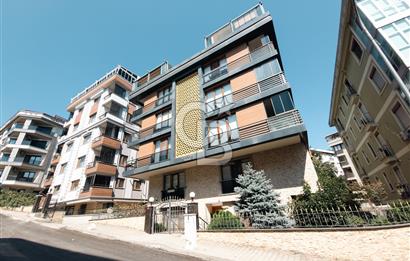 Acıbadem’in Prestijli Lokasyonunda | Bahçe katı,Otoparklı Geniş 3+1 Daire – Metrobüse Yürüme Mesafesinde