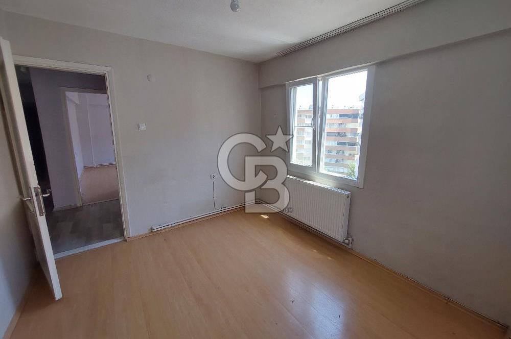 Bayraklı Manavkuyuda Doğalgaz Kombili Kiralık Arakat 3+1 Daire