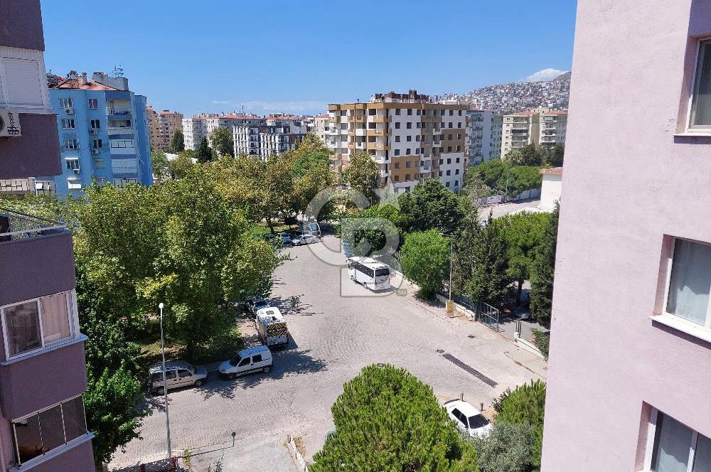 Bayraklı Manavkuyuda Doğalgaz Kombili Kiralık Arakat 3+1 Daire