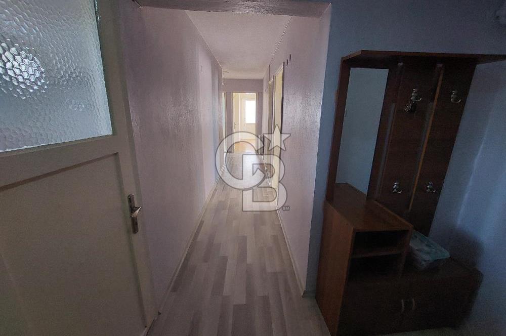 Bayraklı Manavkuyuda Doğalgaz Kombili Kiralık Arakat 3+1 Daire