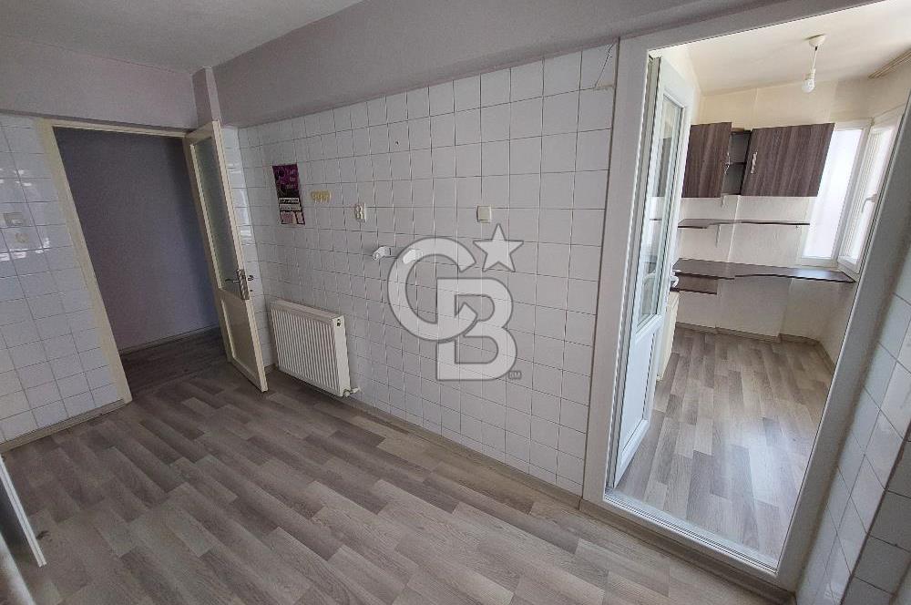 Bayraklı Manavkuyuda Doğalgaz Kombili Kiralık Arakat 3+1 Daire