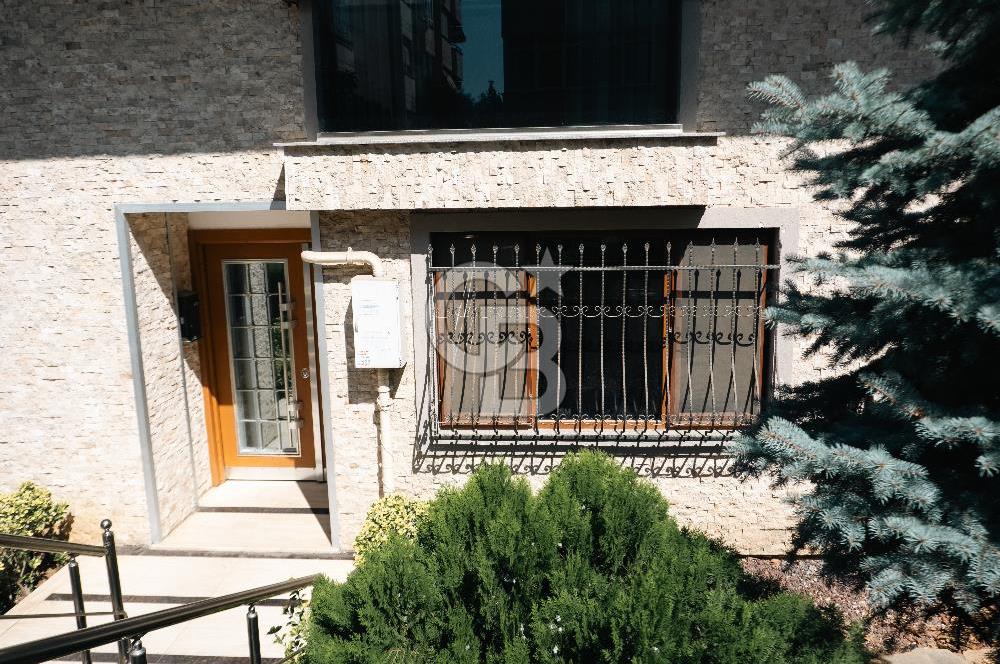 Acıbadem’in Prestijli Lokasyonunda | Bahçe katı,Otoparklı Geniş 3+1 Daire – Metrobüse Yürüme Mesafesinde