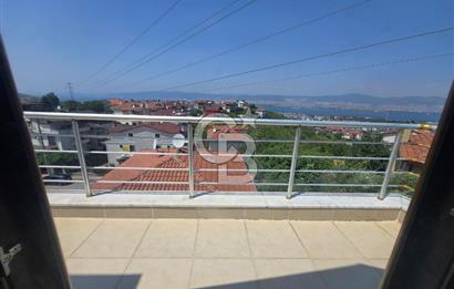 CB ENVOY'dan GÖLCÜK TOPÇULAR'DA MANZARALI FERAH DUBLEX DAİRE