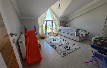 CB ENVOY'dan GÖLCÜK TOPÇULAR'DA MANZARALI FERAH DUBLEX DAİRE