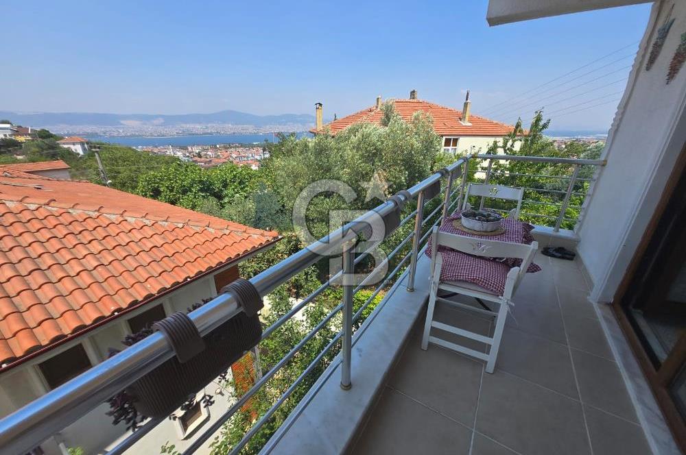 CB ENVOY'dan GÖLCÜK TOPÇULAR'DA MANZARALI FERAH DUBLEX DAİRE