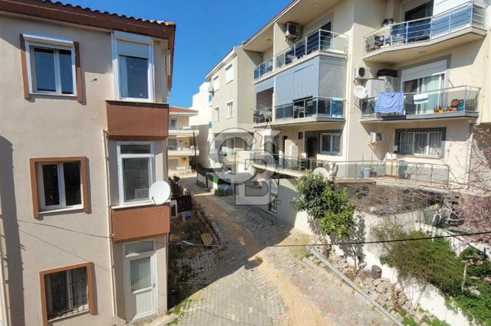 Çeşme Merkezde Satılık 2+1 Arakat Daire