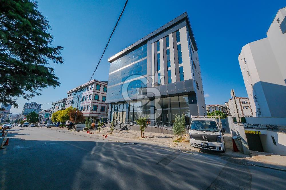 Ümraniye Şerifali Prestijli 2.400m² Kiralık Komple Plaza
