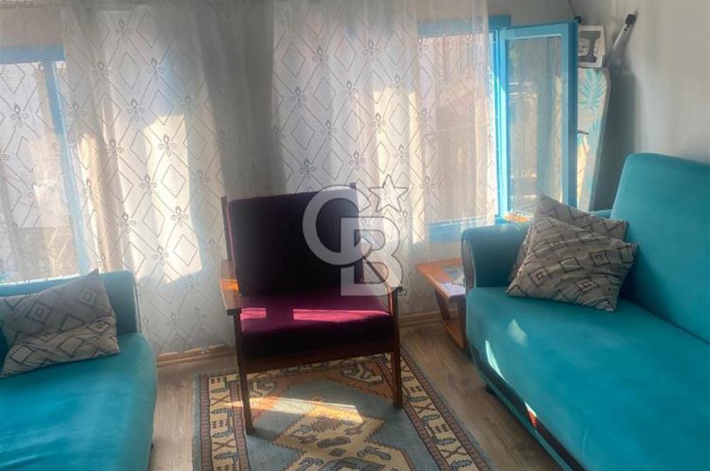 Yenifoça Çarşı İçerisinde Eşyalı Kiralık Müstakil Ev